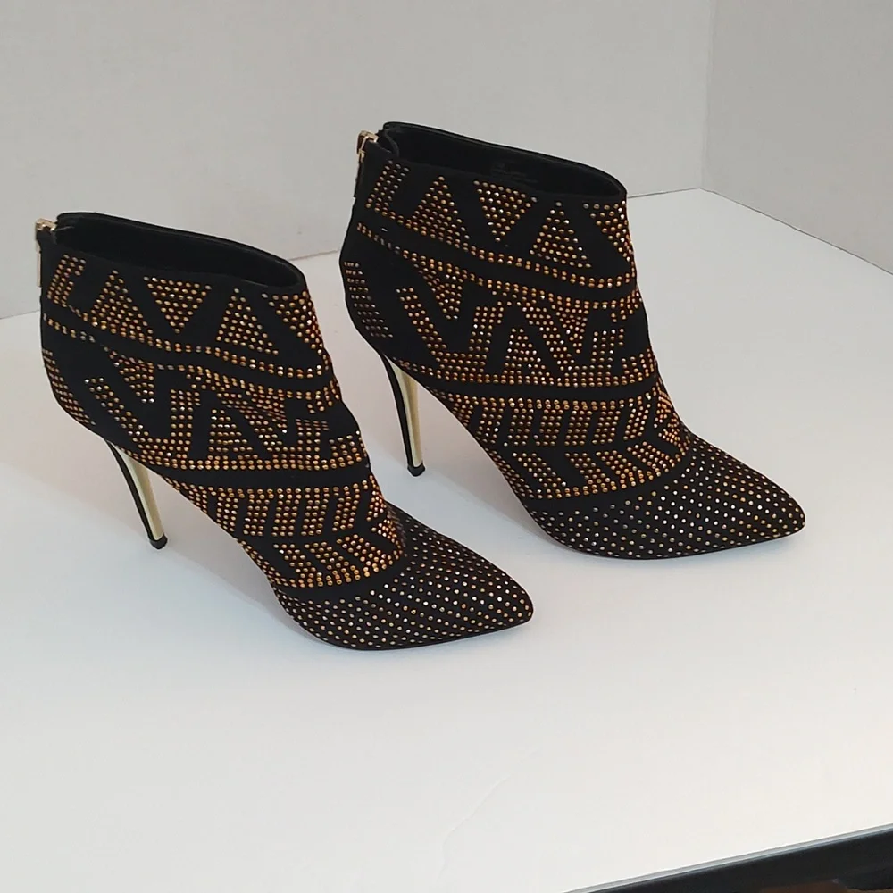 Thalia Sodi Alejandra Suede Pointed Toe Black and Gold Ankle Heeled Boots sz 7